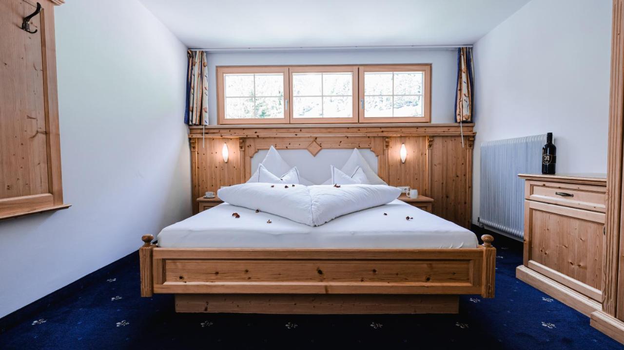 Hotel Alpina Ischgl Eksteriør bilde