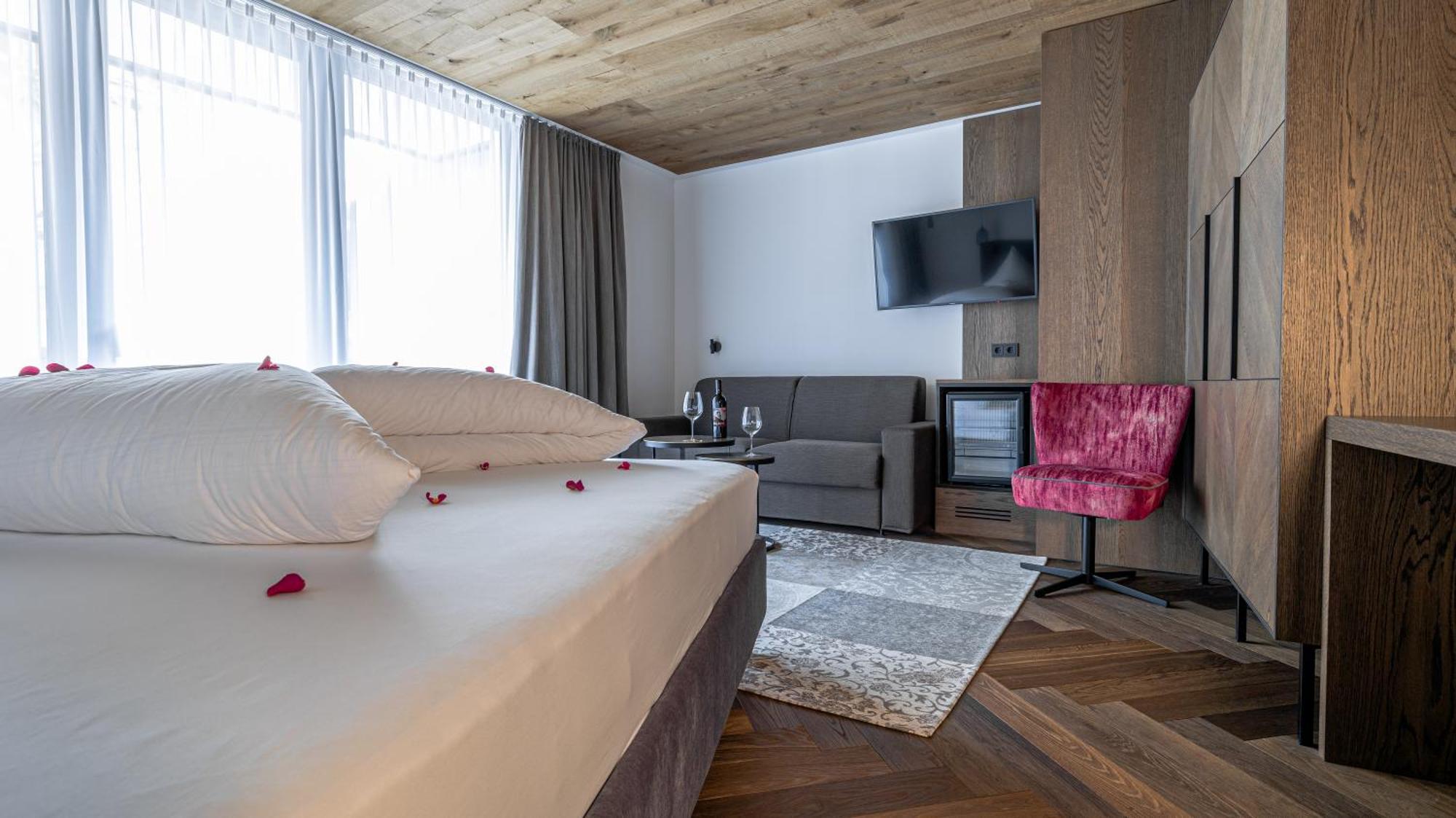 Hotel Alpina Ischgl Eksteriør bilde