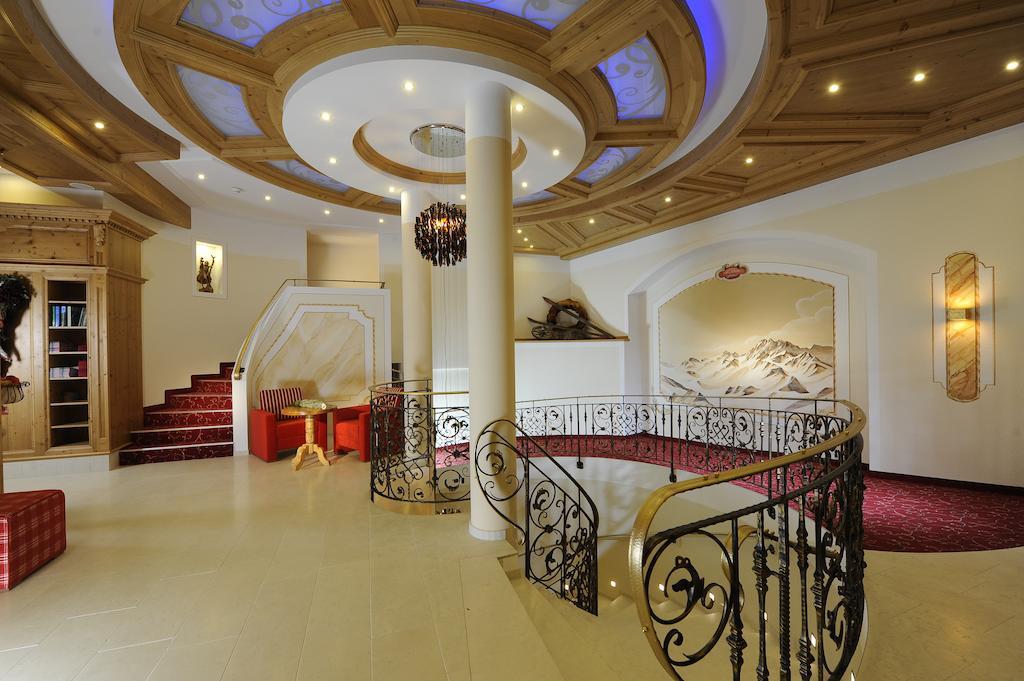 Hotel Alpina Ischgl Eksteriør bilde